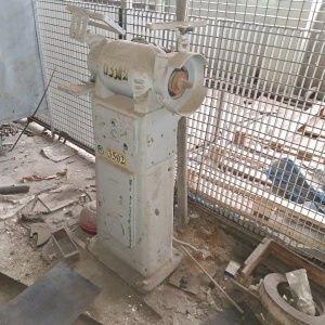 станок точило на 150 мм. без кругов