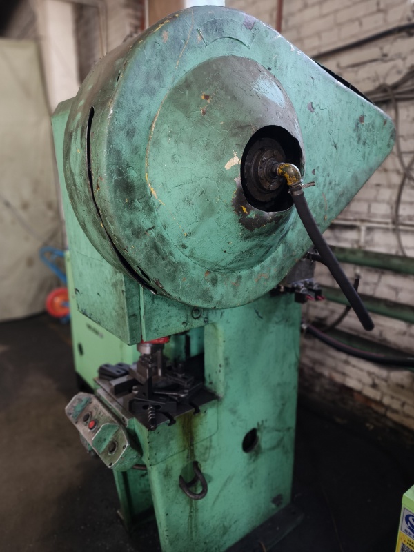 Кривошипный пресс кд2122