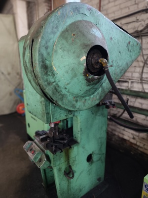 Кривошипный пресс кд2122