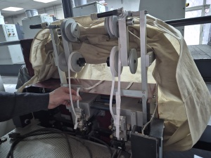 Машина для приклейки каптала Tecnograf Easy Band