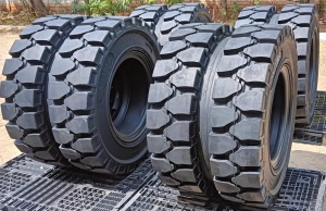 Цельнолитые высокопрочные шины SOLIDO для перегружателей