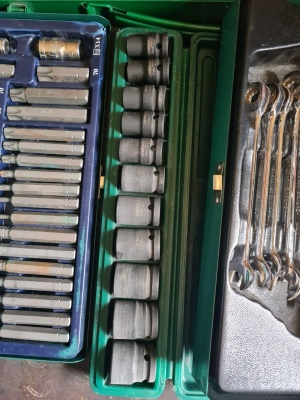 Пневмогайковерт, ключи, гайки, головки