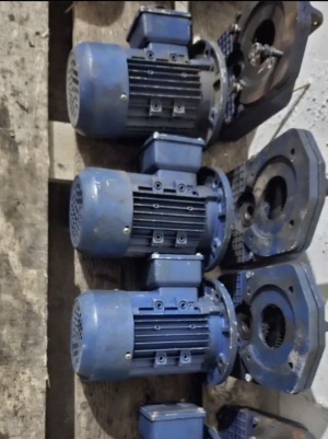 Электродвигатели 380 почти новые