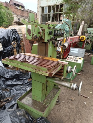 Универсально-фрезерный МН500 MAHO-550