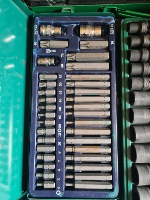 Пневмогайковерт, ключи, гайки, головки