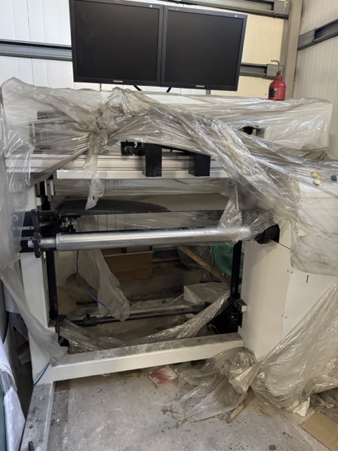 Установка для монтажа полимерных форм УТН. Напольное исполнение для валов с шейками