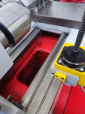 универсальный токарно-винторезный станок 16Б16