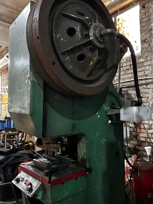 Кривошипный пресс кд2126