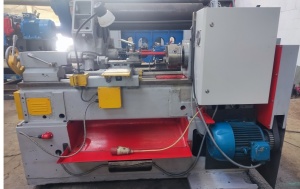 универсальный токарно-винторезный станок 16Б16