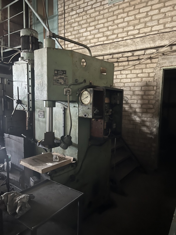 гидравлический пресс П6320Б (10 тн)