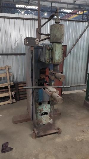 Машина контактной сварки МТ-1222