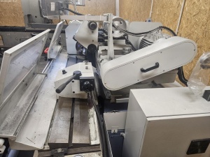 Универсальный шлифовальный станок BERNARDO URS 1000 N