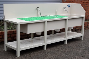 Стол-мойка