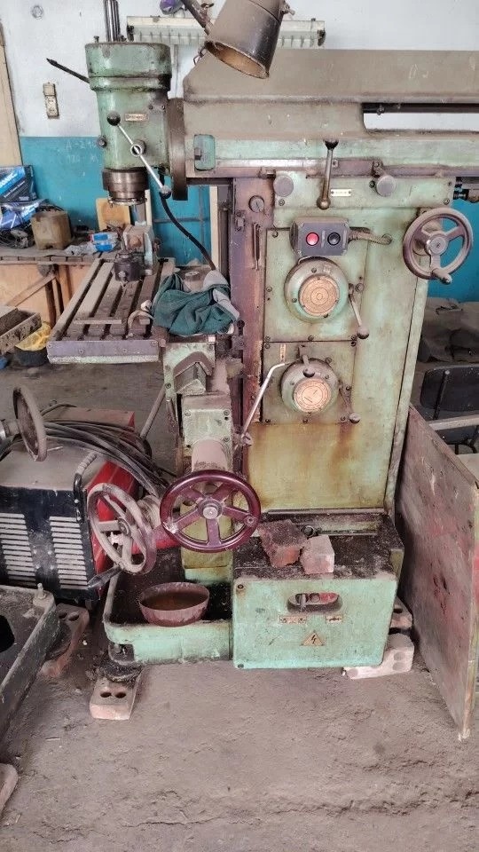 широкоуниверсальный инструментальный фрезерный станок повышенной точности 6М76П