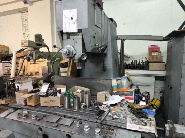 2Е450А координатно-расточной станок