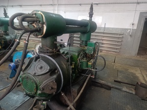 Компрессор поршневой 2ВМ 2,5 12/9 с холодильниками и шкафом управления