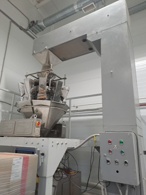 Вертикально упаковочная машина