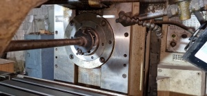 FU350R универсально-фрезерный станок с поворотным столом 2004 г.в