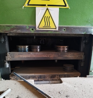 Пресс вулканизационный 250-600 2э