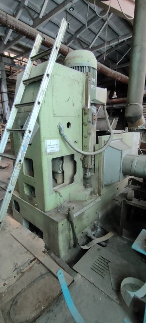 Плоскошлифовальный станок 3д-756 с вертикальным шпинделем