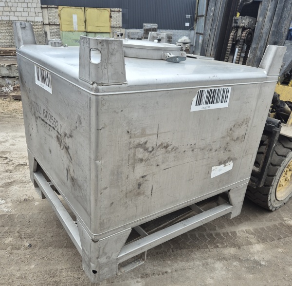 Емкость нерж 1000 л, с опорами под погрузчик