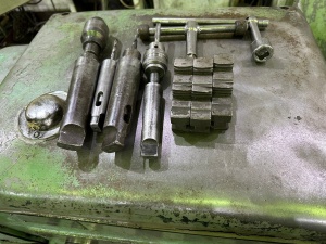 Токарный Винторезный станок, 1к62 РМЦ 1000 мм