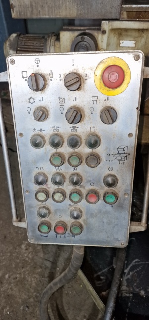 FU350R универсально-фрезерный станок с поворотным столом 2004 г.в