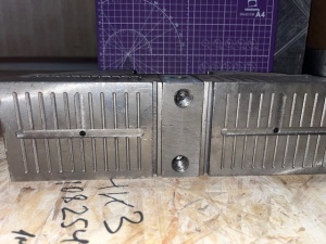 Блок тисков пара для каретки на станок резьбонарезной 5993-5А993