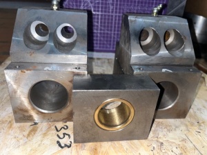 Блок тисков пара для каретки на станок резьбонарезной 5993-5А993