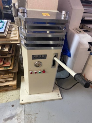 Пресс-ламинатор PRAKSIS