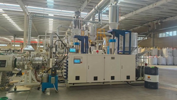 Экструзионная линия производства ПНД труб, Оборудование производства труб