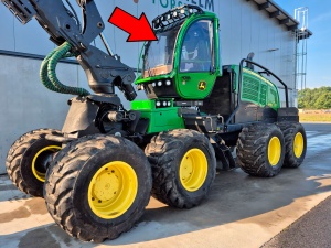 Стекло лобовое JOHN DEERE F685219 F701817 триплекс 15мм