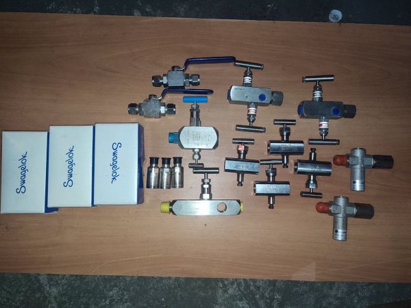 вентиля, клапана, штока, фланцы, арматура КИПиА