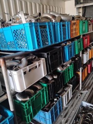 Молочная запорная и соединительная арматура б. у