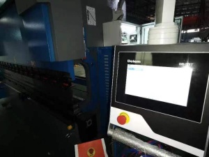 Пресс листогибочный LDMA 160/3200 c ЧПУ DELEM DA53T