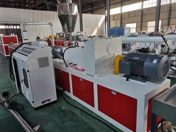Экструзионная линия ПВХ, экструдер пвх