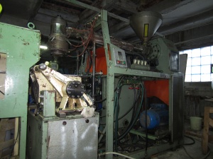 Экструзионно выдувная машина Chodos 0414