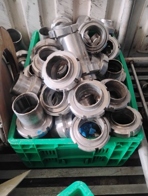 Молочная запорная и соединительная арматура б. у