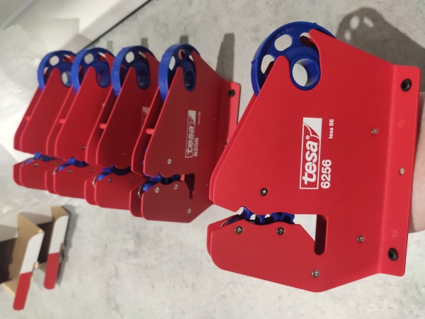 Диспенсер Tesa 6256 для запечатывания пакетов