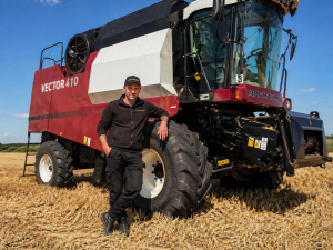 Зерноуборочный комбайн vector 410