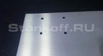 Резьбовые отверстия под автоподатчик