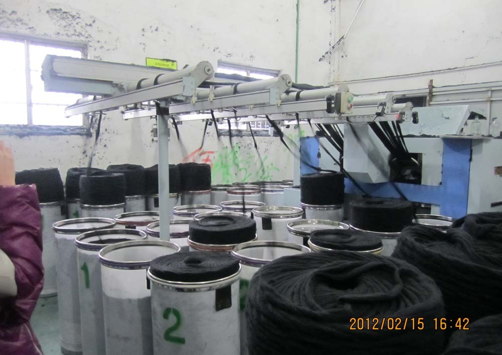 Keshu Gloves Yarn  Open End Recycled Cotton Polyester Blended Yarn For Gloves Ne6s/1 Black Producing
