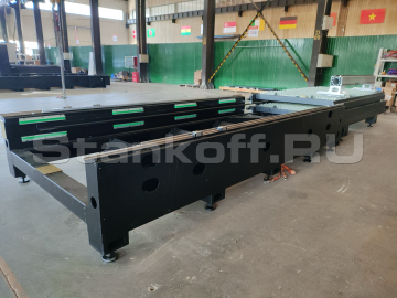 Станина из листовой стали и труб