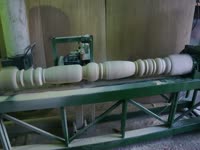 Точение деревянной колонны большого размера на токарном станке
