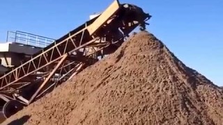 Испытания передвижного комплекса добычи и промывки песка в карьере