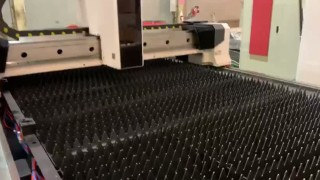 Оптоволоконный станок лазерной резки металла XTC-F1530W