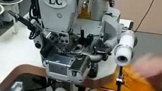 Швейный автомат для вшивания широкой резинки в пояс